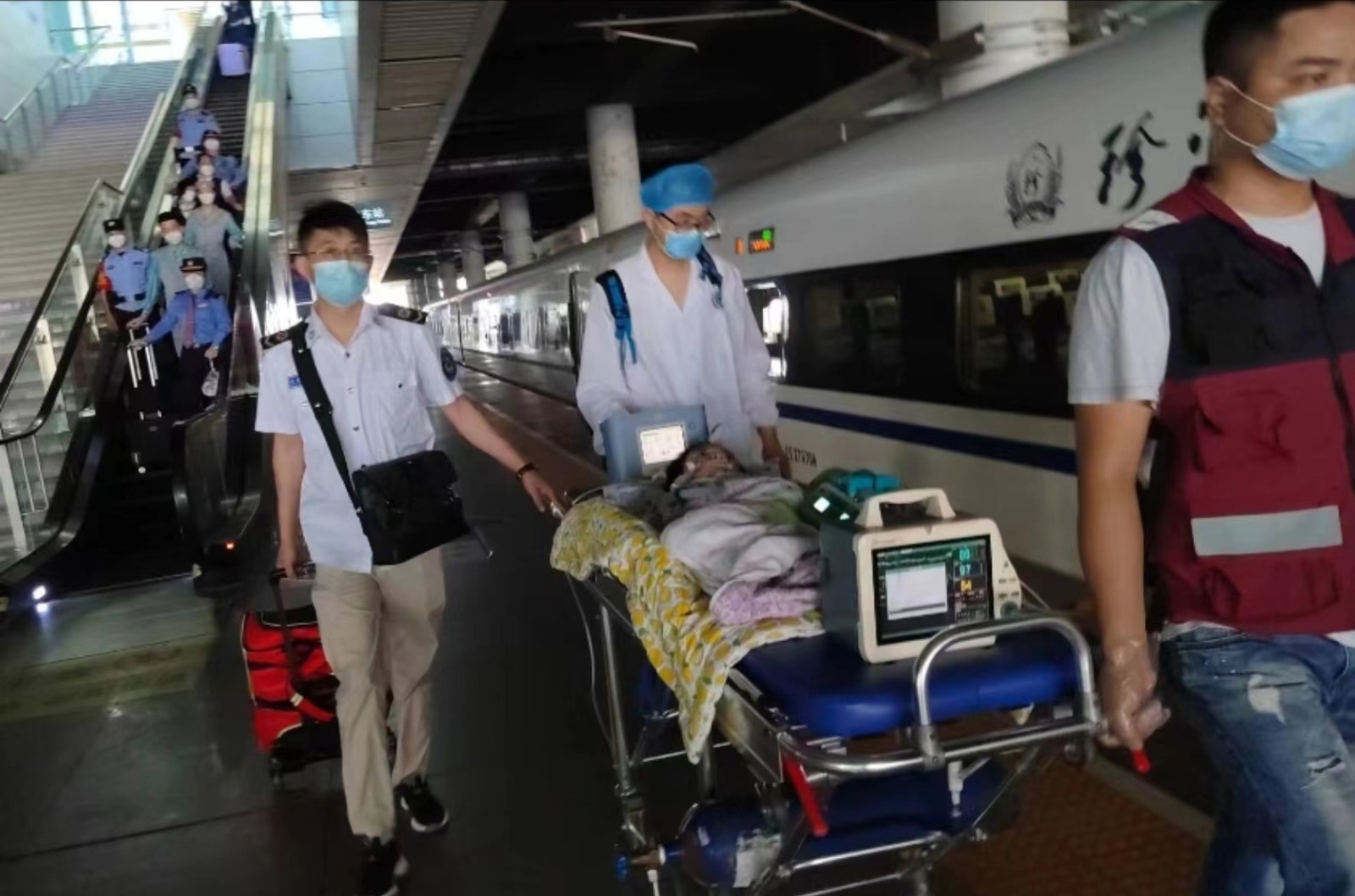 大厂高铁转运公司